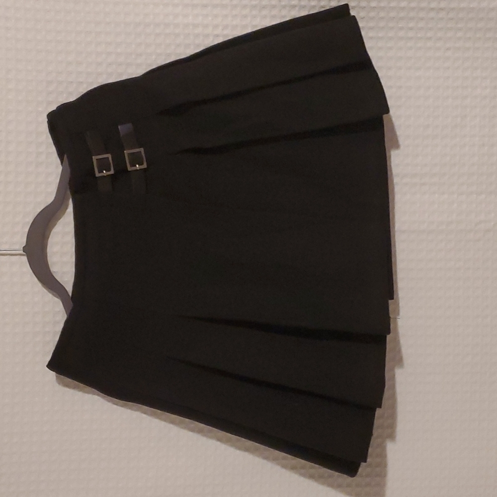 Banana Republic Black Buckle Pleated Mini Skirt